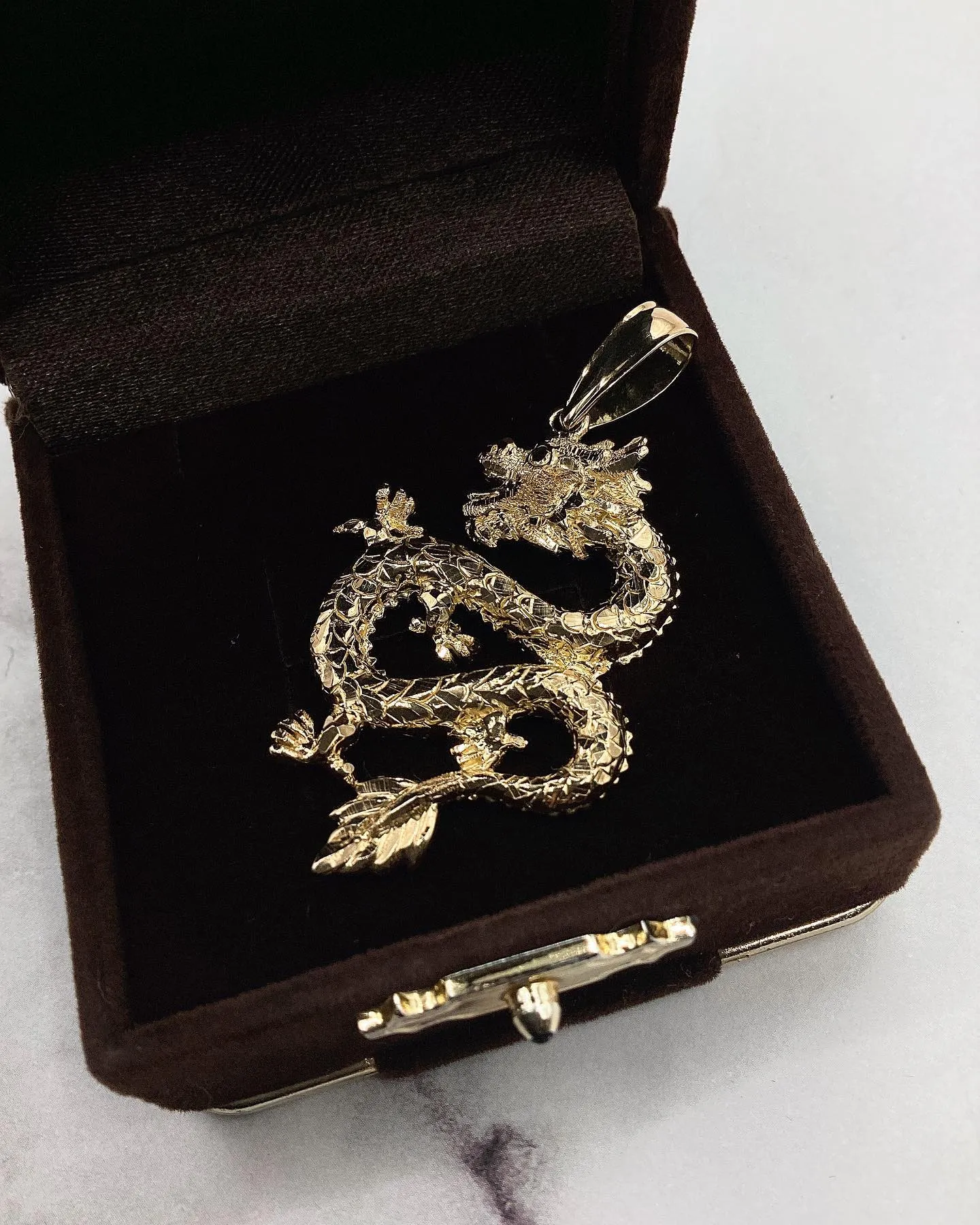 ドラゴンペンダントのご紹介です🐉