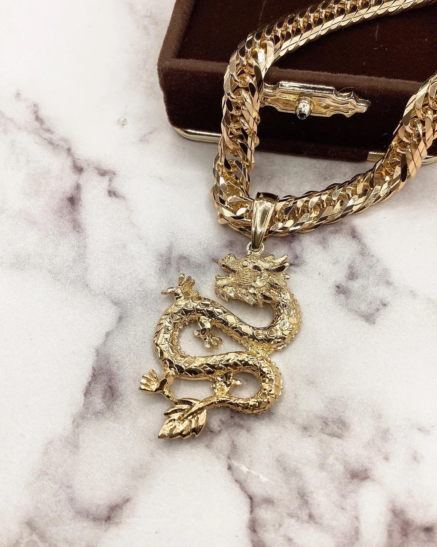 ドラゴンペンダントのご紹介です🐉