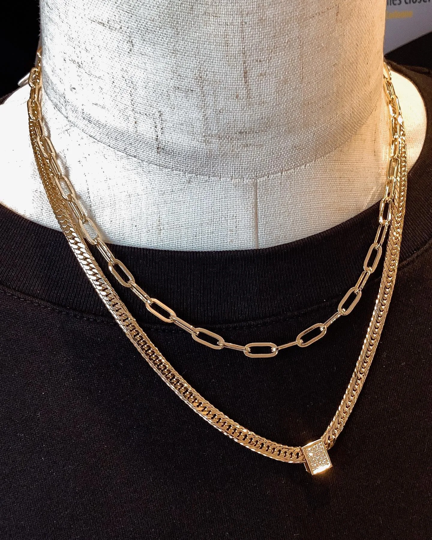 ダイヤモンドが輝くビーズペンダントでございます♪