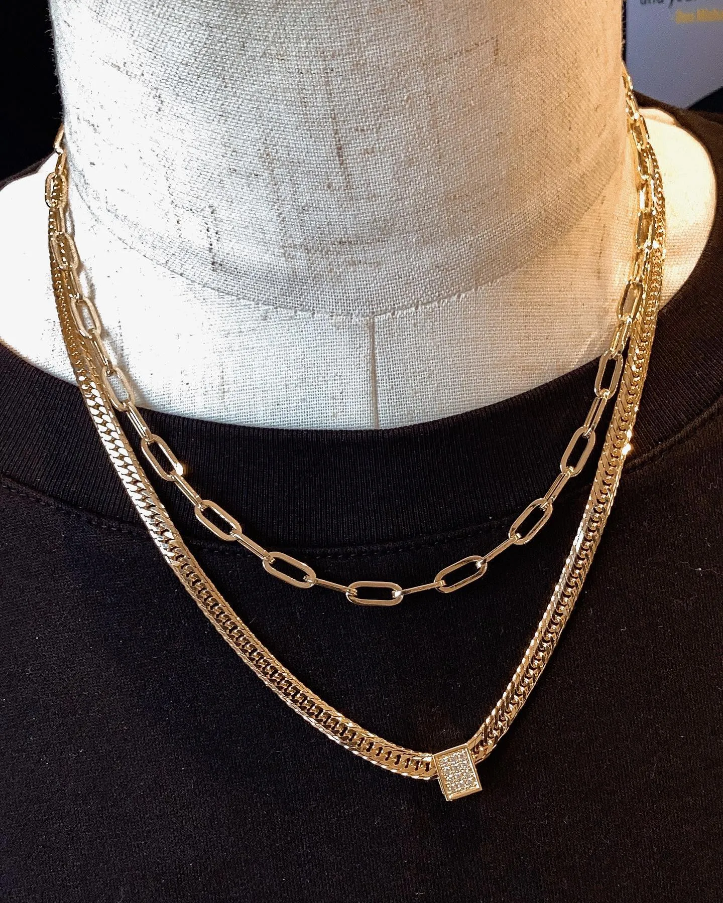 ダイヤモンドが輝くビーズペンダントでございます♪