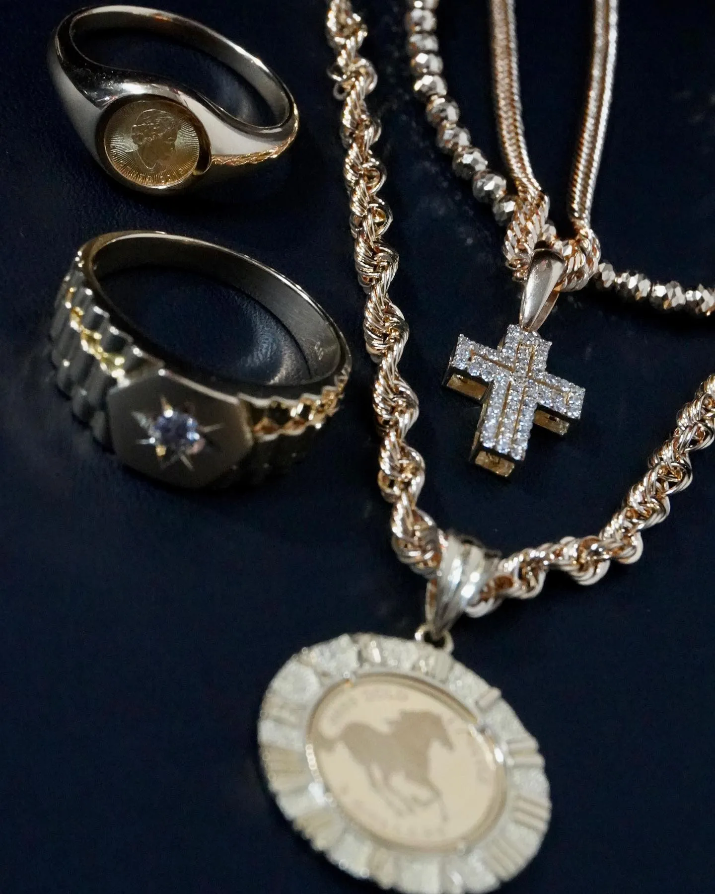 夏の太陽に反射して、ギラッギラに光るK18ジュエリー!