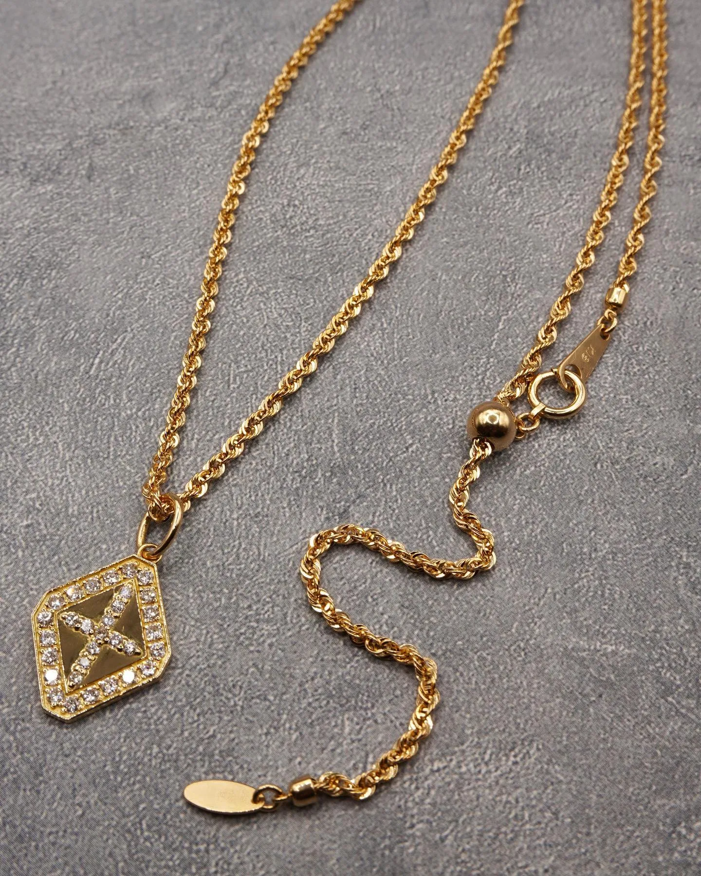 ダイヤモンドペンダントコーデ⁎⁺˳✧༚