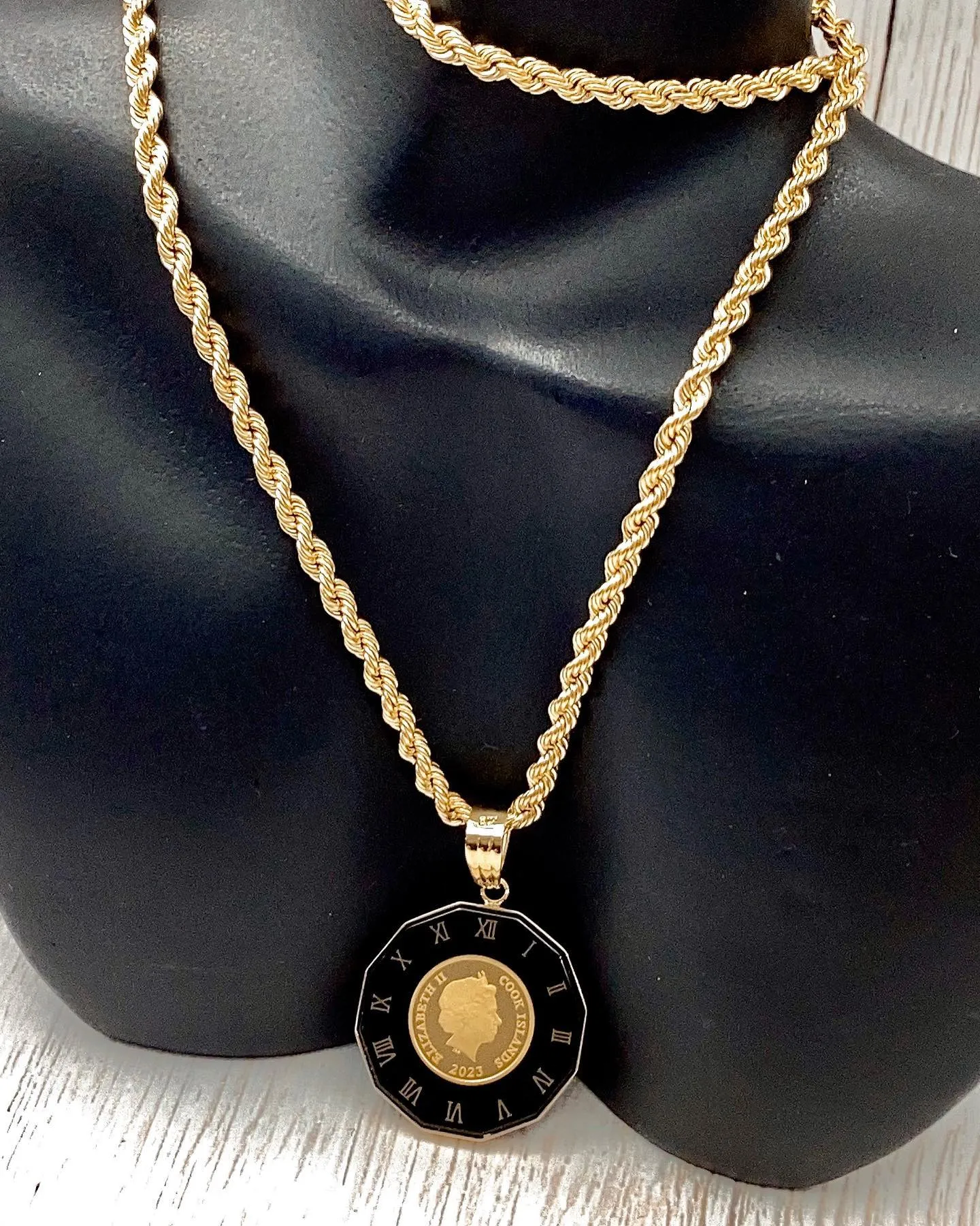 K18 dogガラス付きコインペンダント⁎⁺˳✧༚