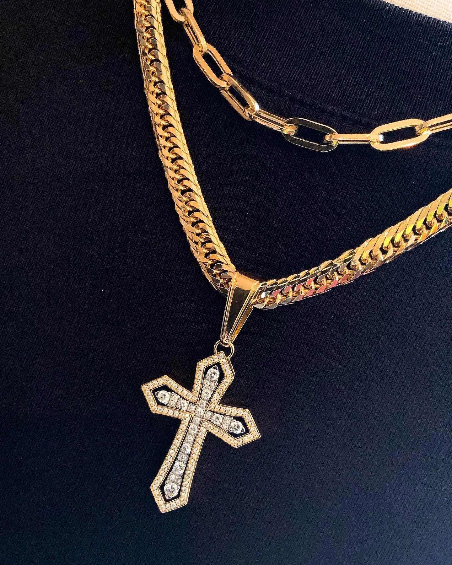 K18/PT900 Diamond cross pendan...