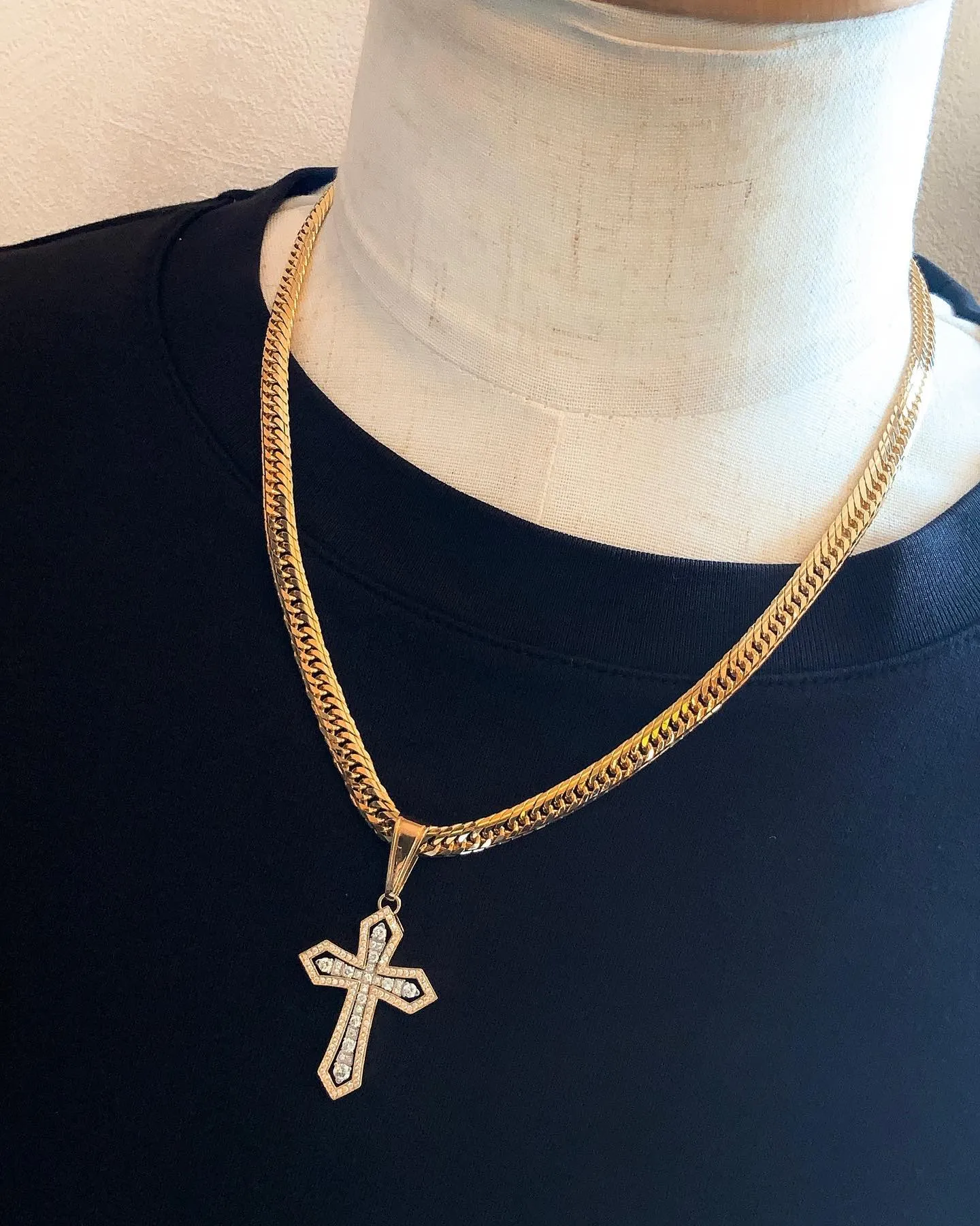 K18/PT900 Diamond cross pendan...