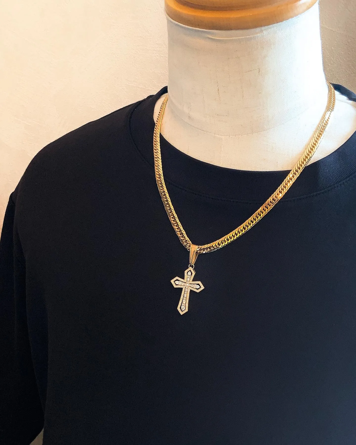 K18/PT900 Diamond cross pendan...
