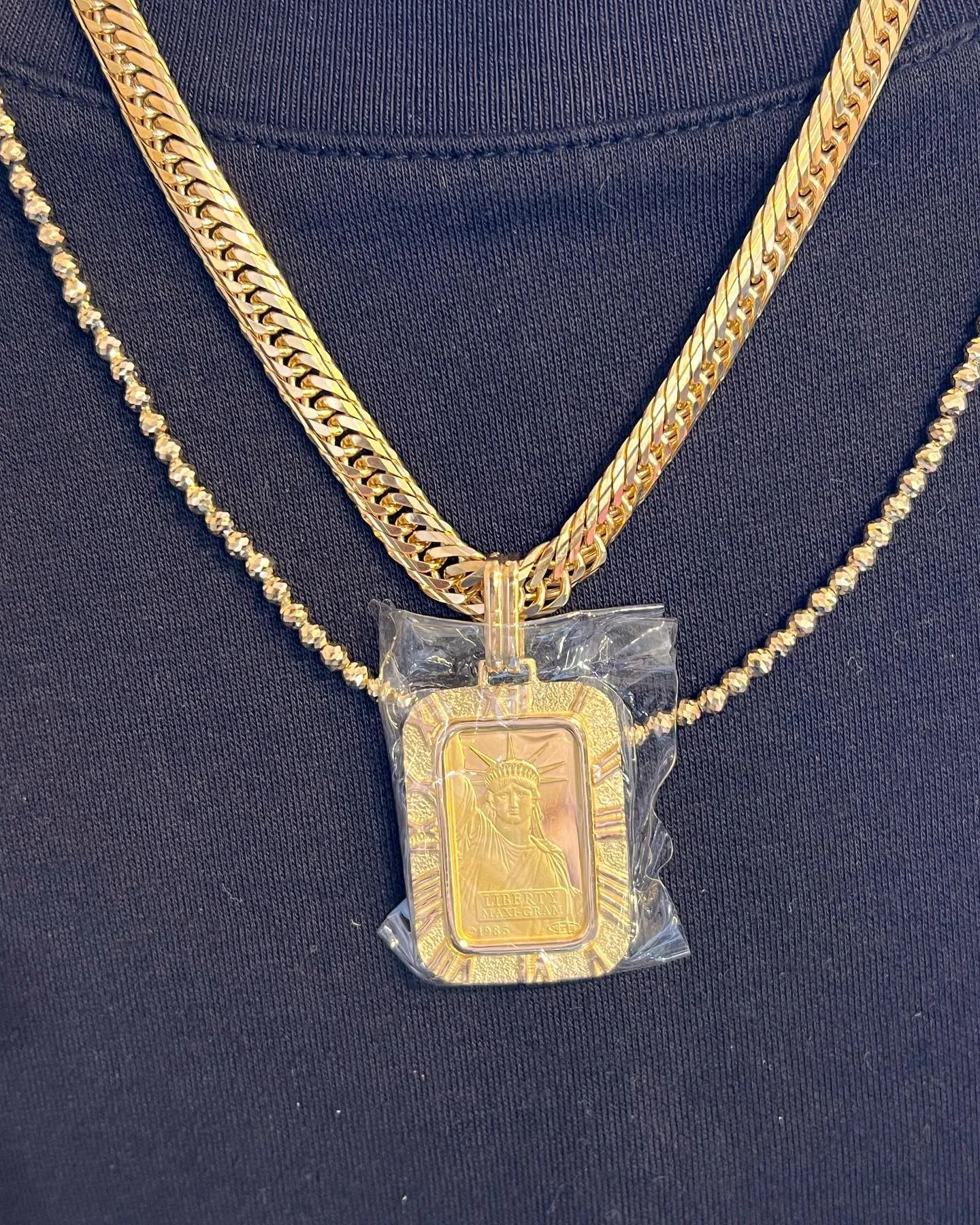 50g50cmにシャンデリアとリバティで男らしい中にも、ゴー...