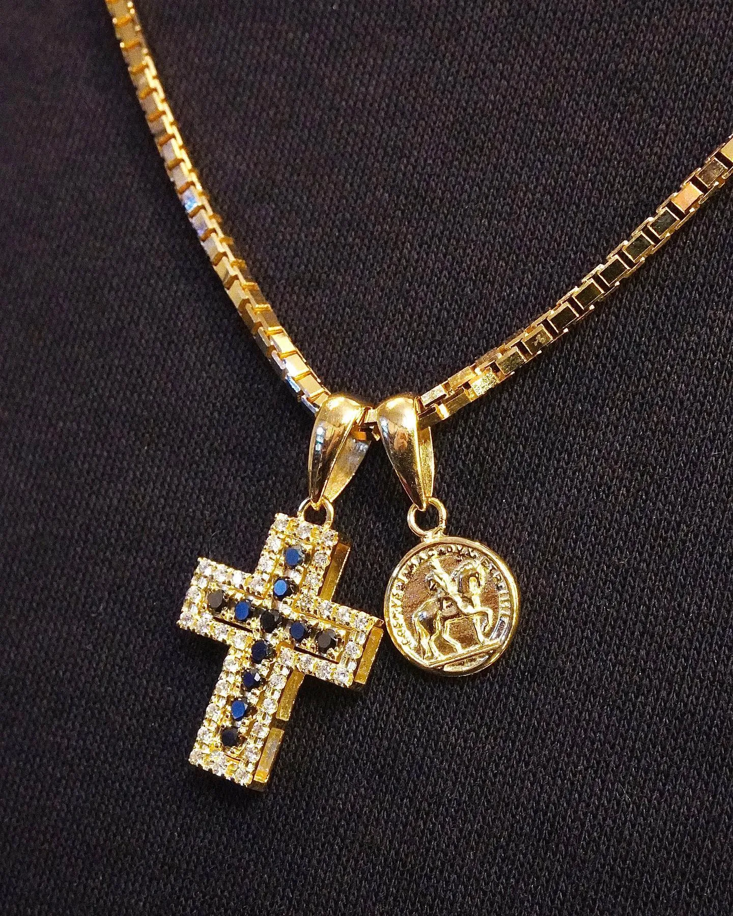 重ね付けにピッタリ、コインチャーム✨