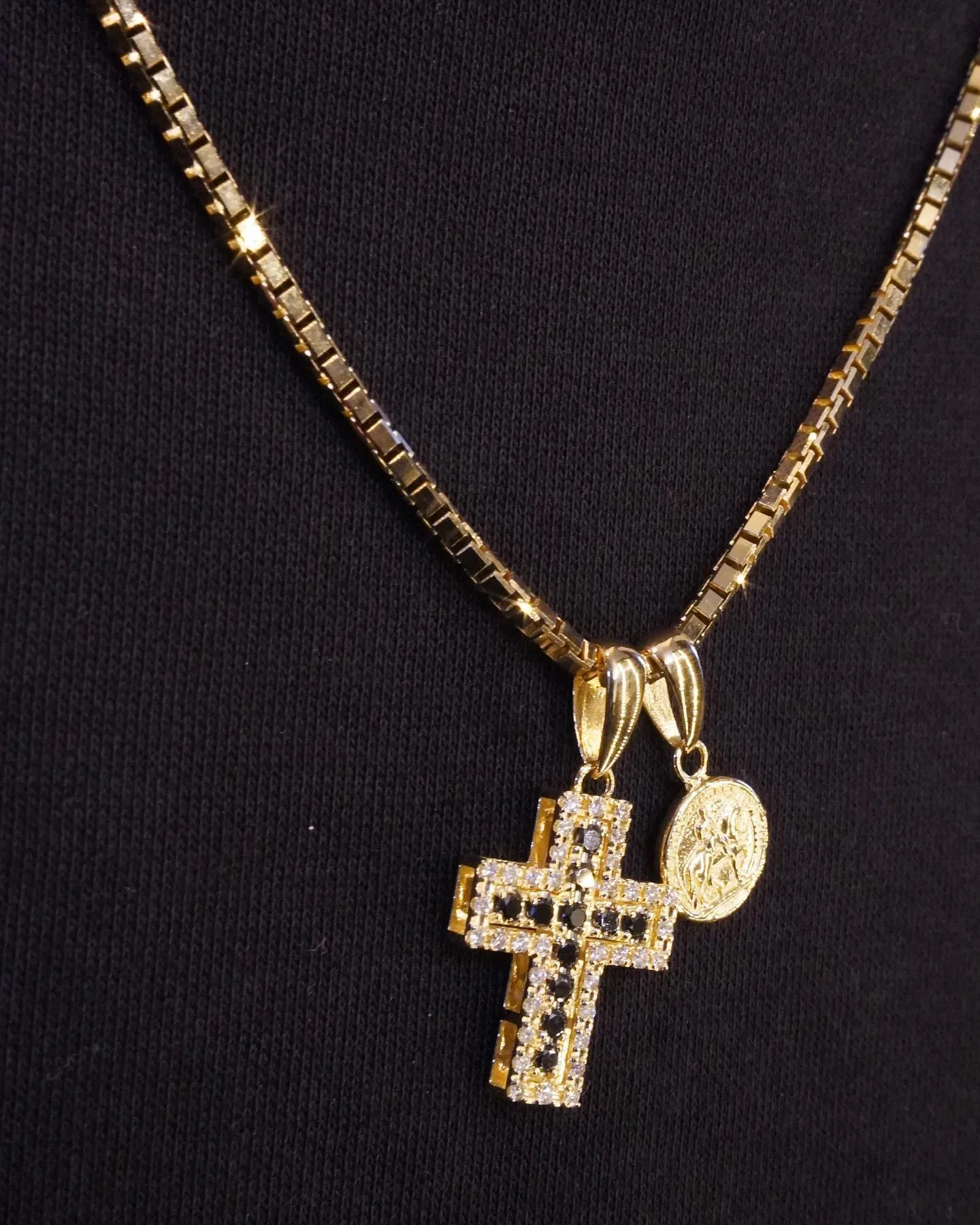 重ね付けにピッタリ、コインチャーム✨