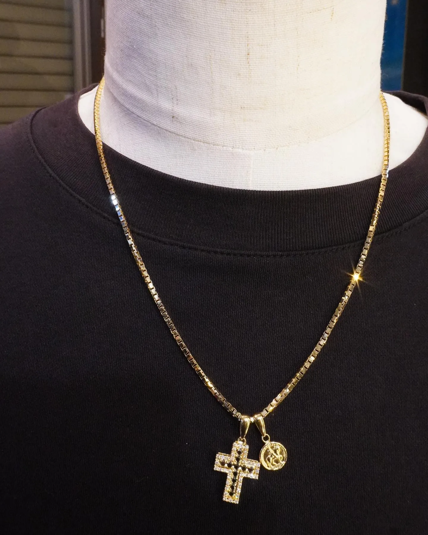 重ね付けにピッタリ、コインチャーム✨