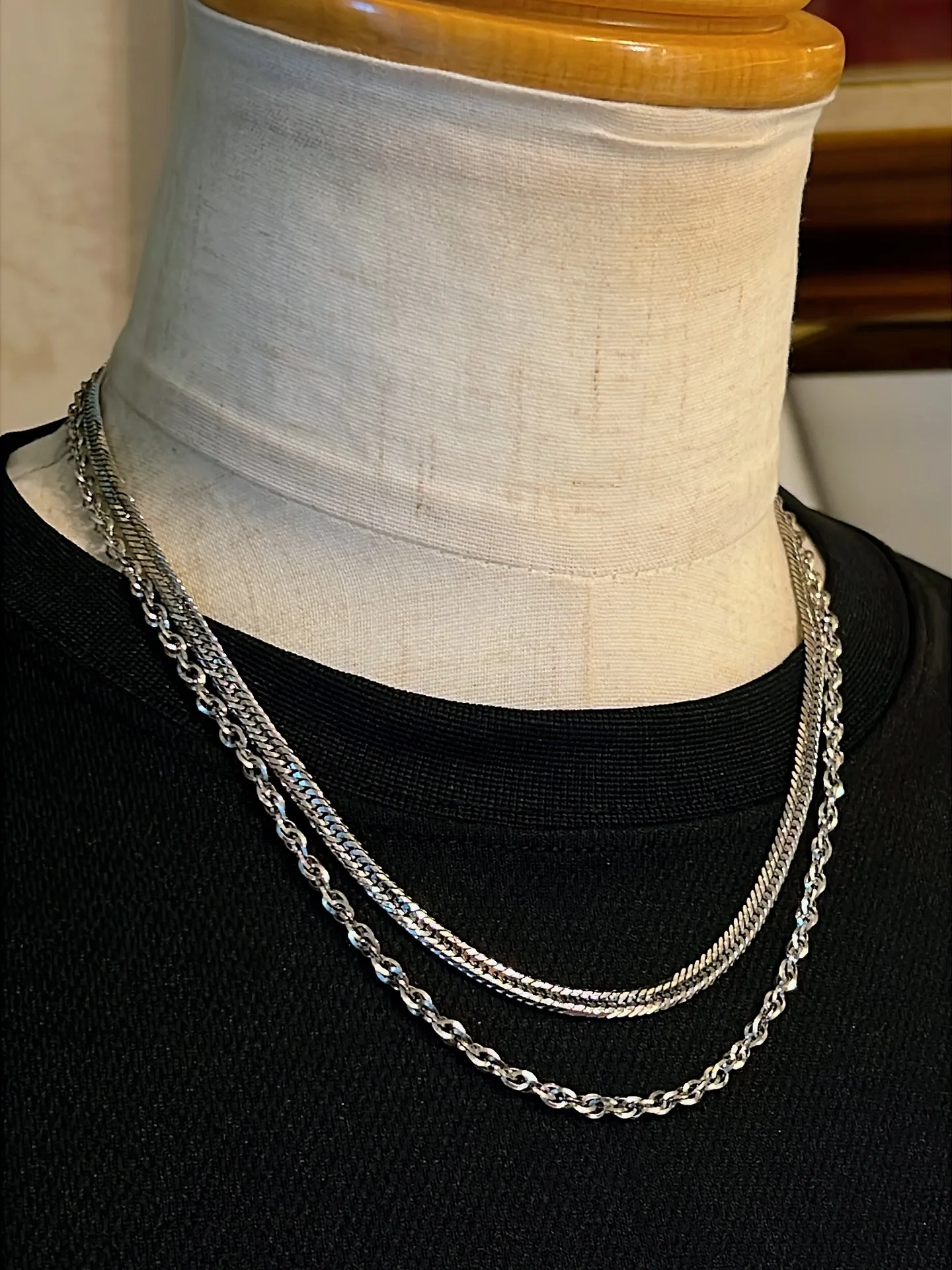 大人の余裕を感じさせるレイヤードスタイル✨