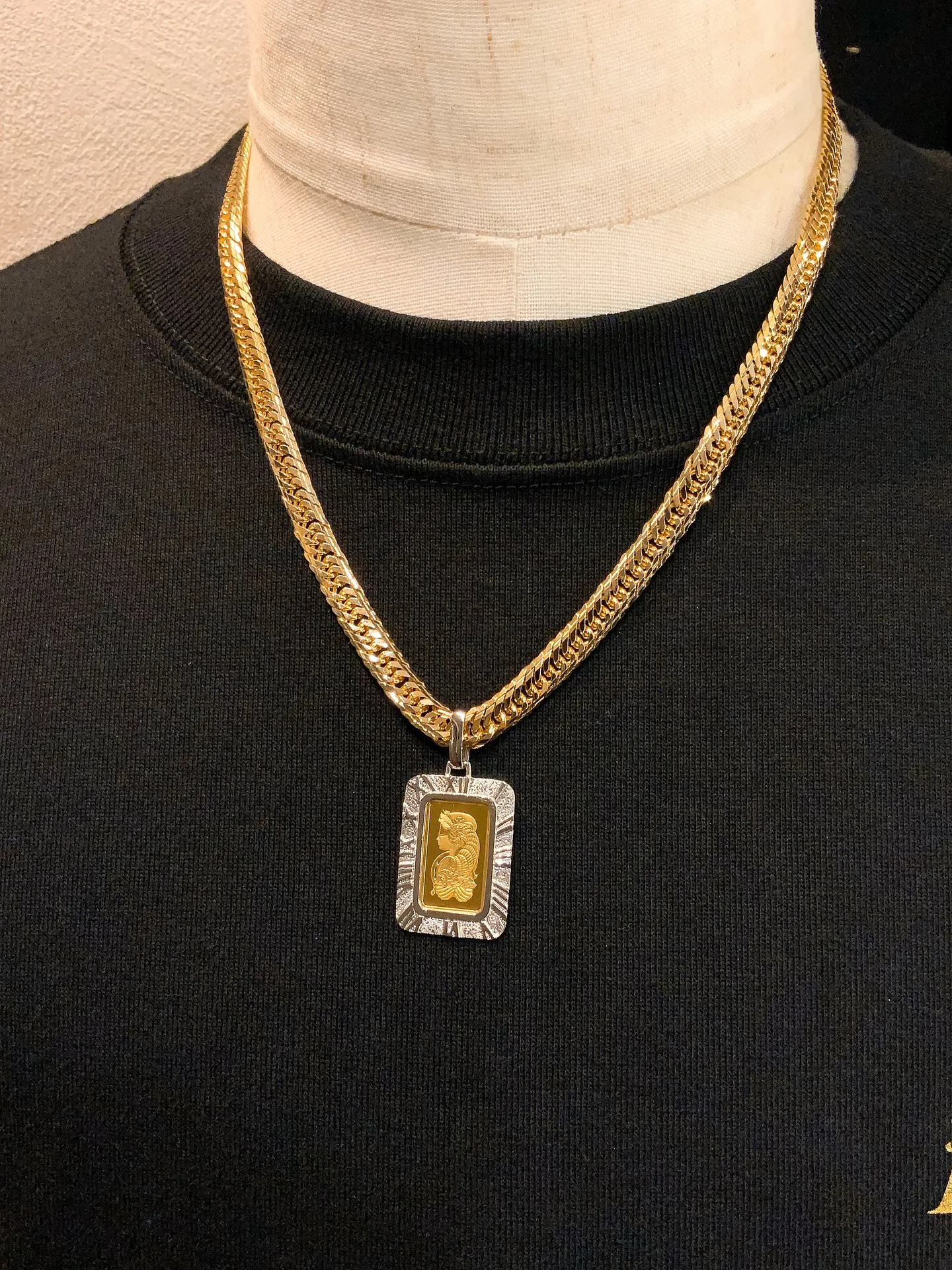 ✨デザインで差がつく、純金トップ✨