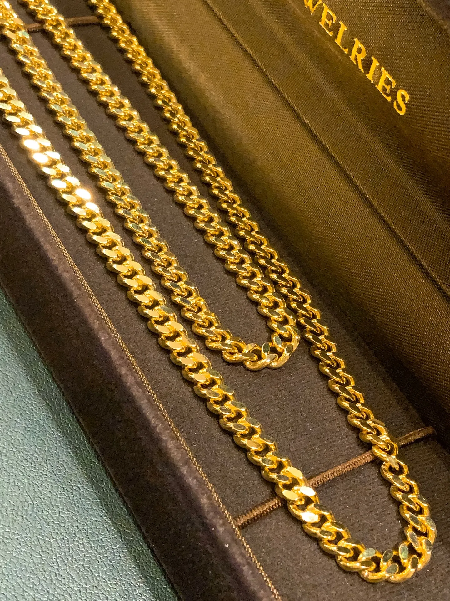 ✨縦に落ちる、美しい存在感✨