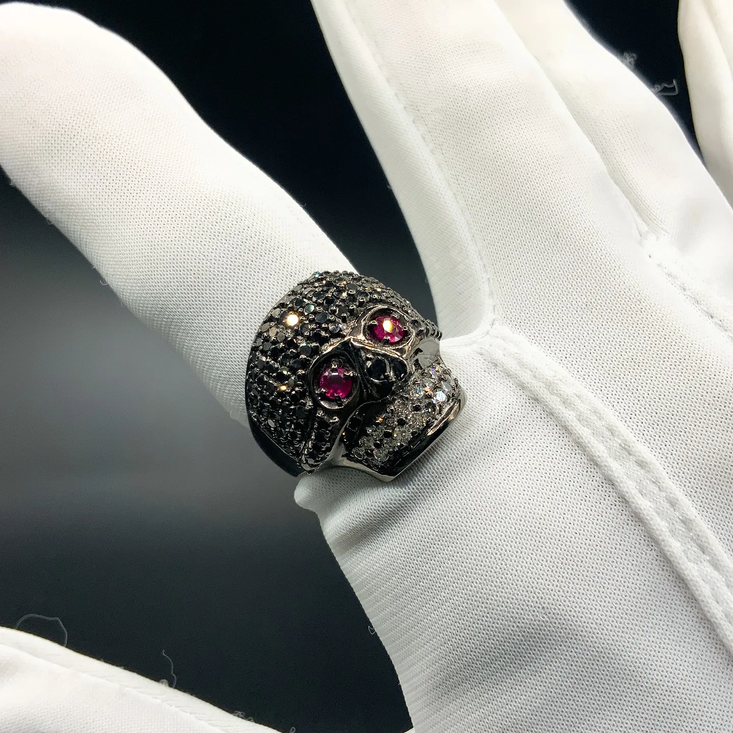 🖤圧倒的存在感。