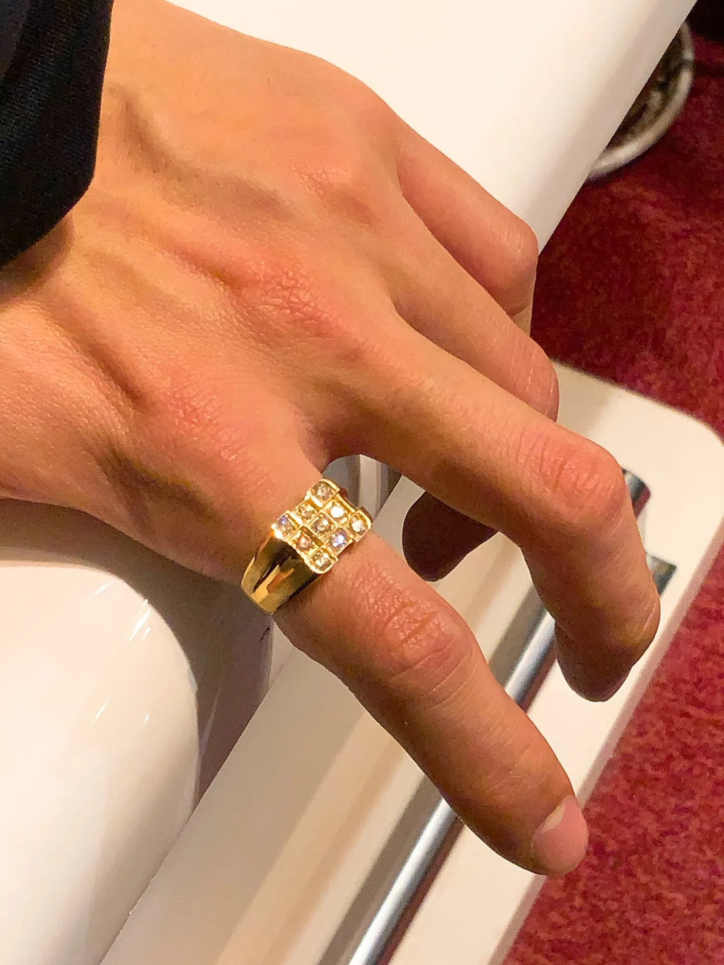 💎✨ 重厚感が放つ、圧倒的オーラ。