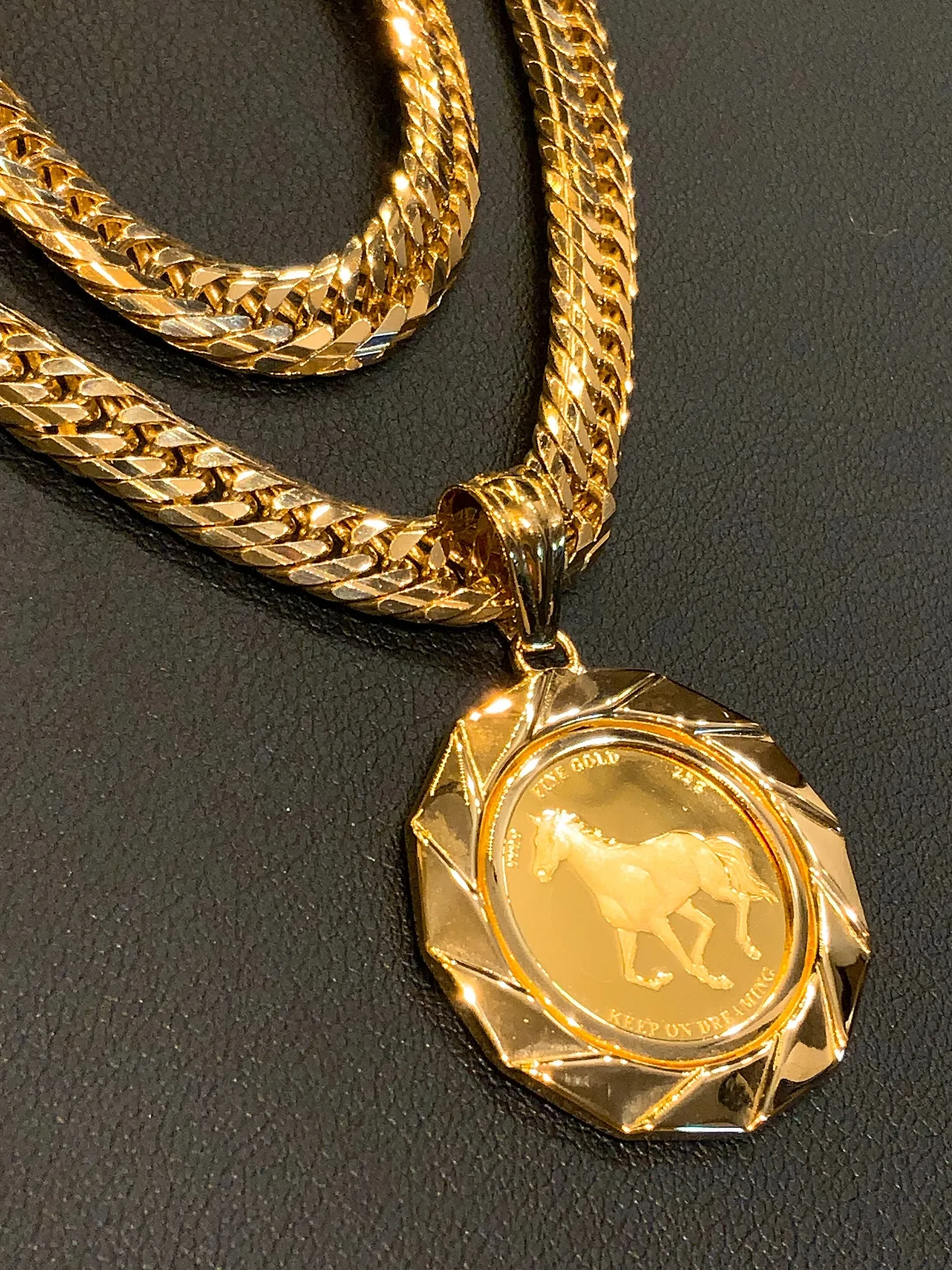 🔥🐎 純金が主役の、男の一本。