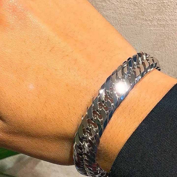 ✨圧巻のボリュームを誇る、PT850 6面ダブルブレスレット...