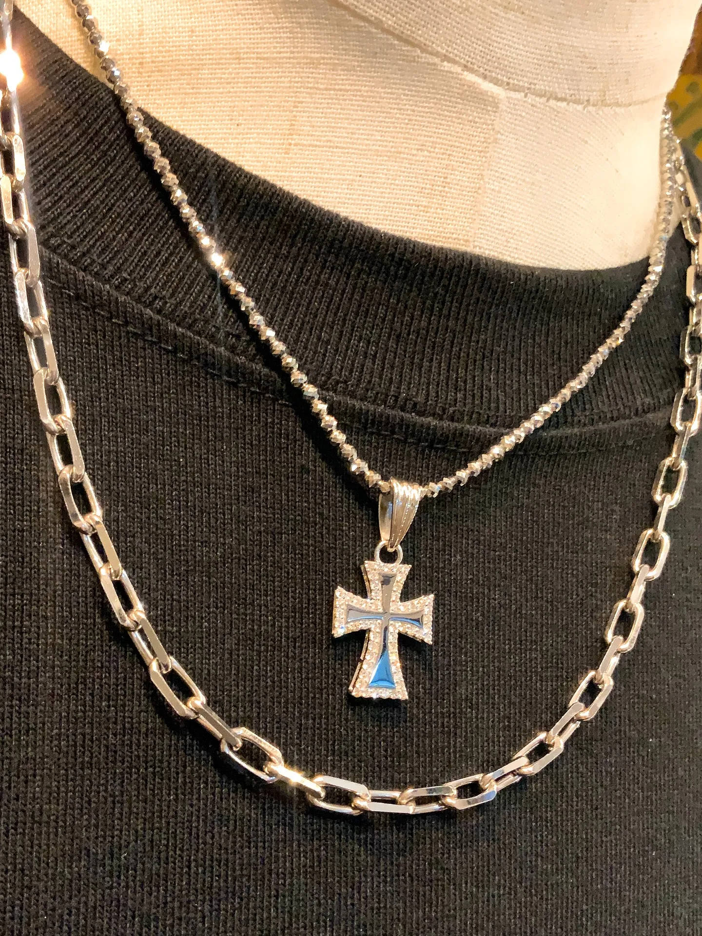 🔥無骨さと上品さを両立した、プラチナ3連レイヤード。