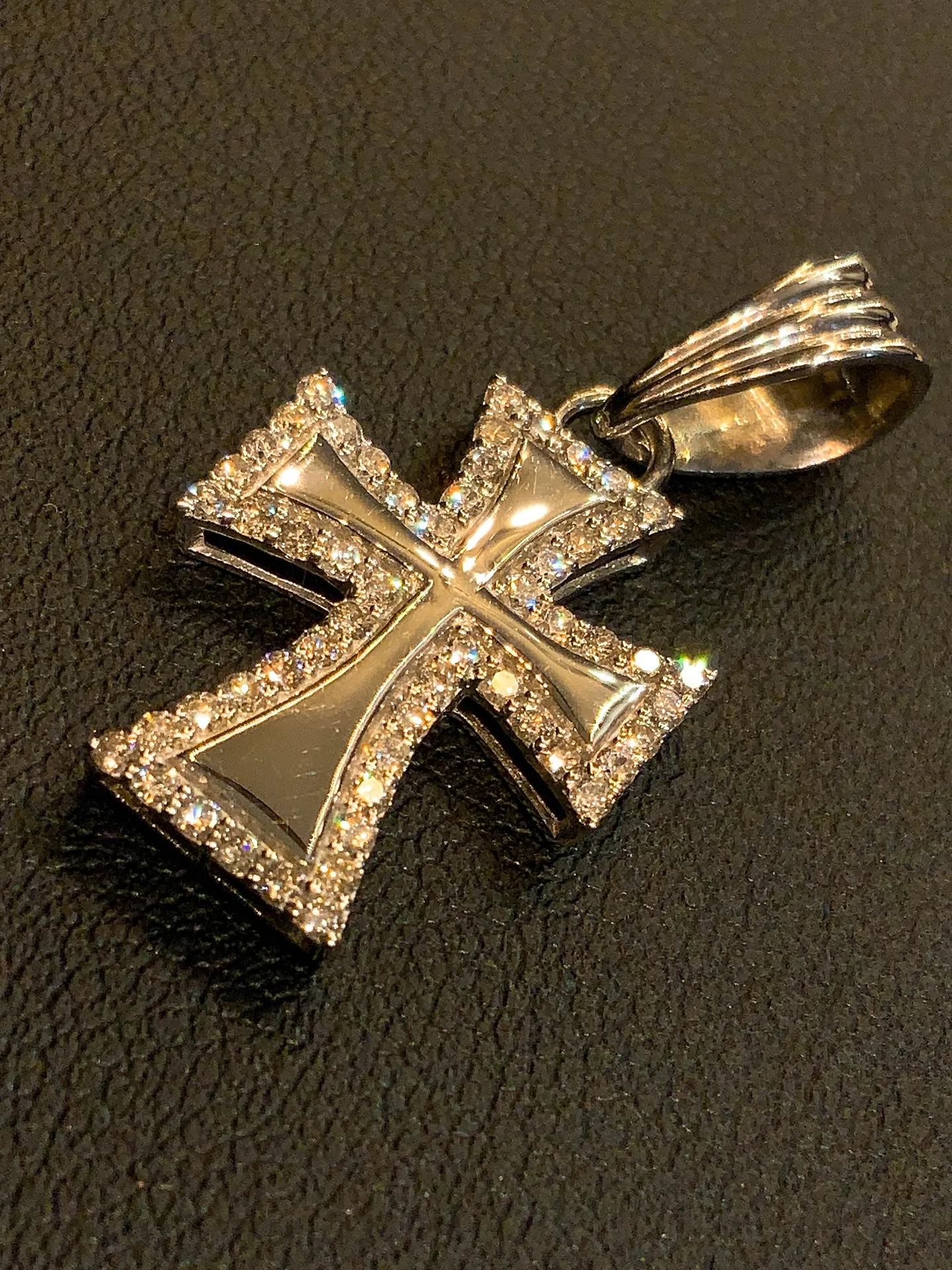 🔥無骨さと上品さを両立した、プラチナ3連レイヤード。