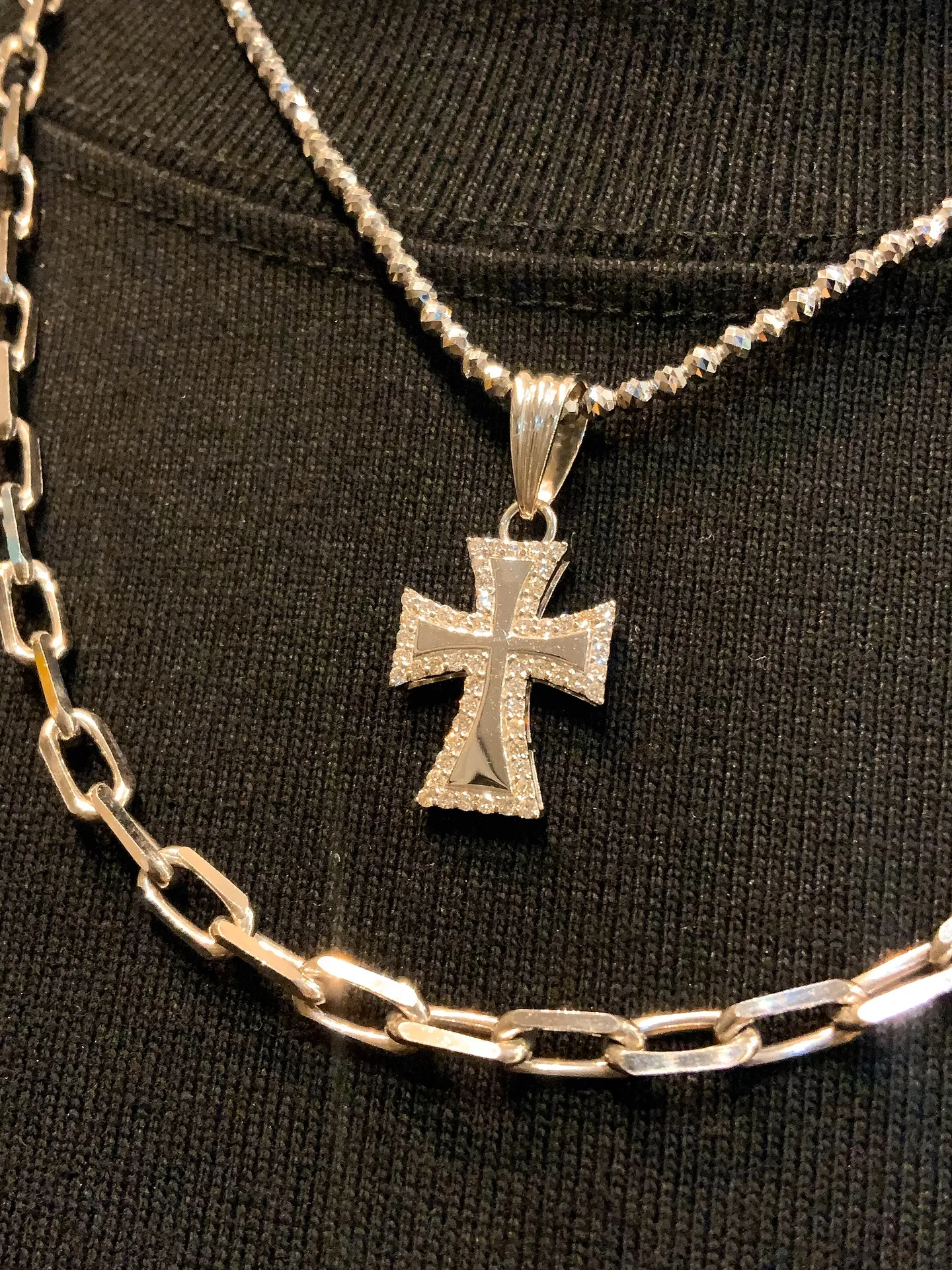 🔥無骨さと上品さを両立した、プラチナ3連レイヤード。