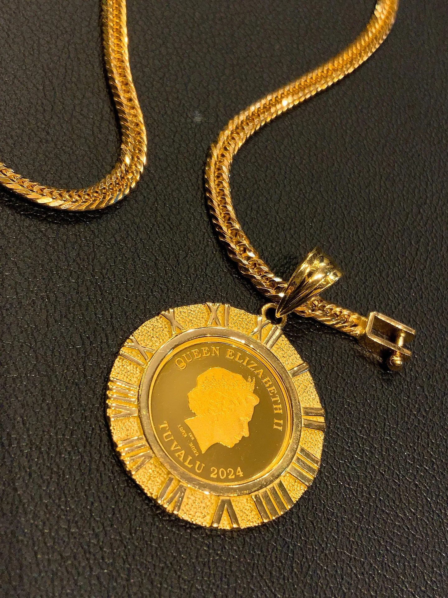 ✨王道コインペンダントの存在感✨