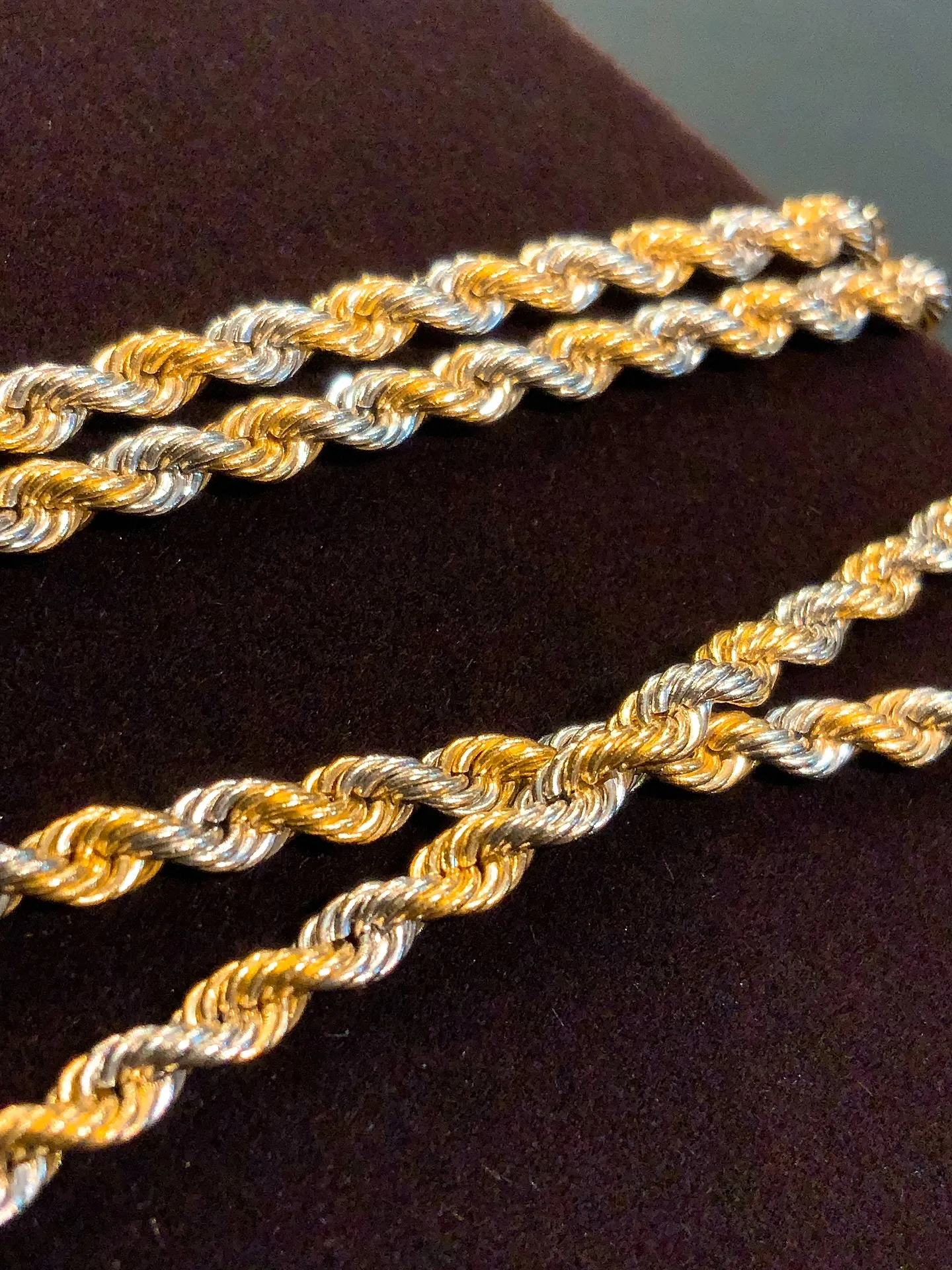 ✨2色が織りなす、上品な存在感✨