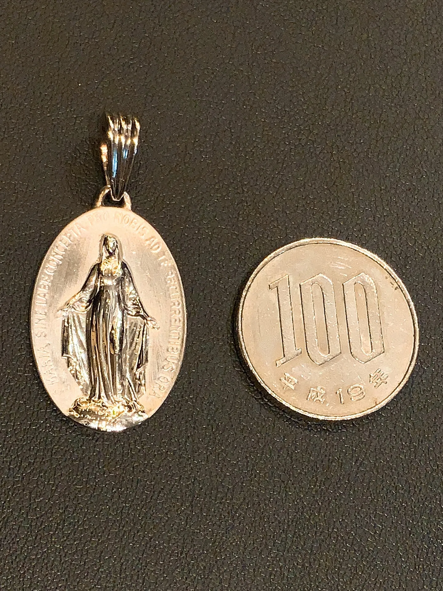 ✨プラチナの輝きで魅せるマリアペンダント✨