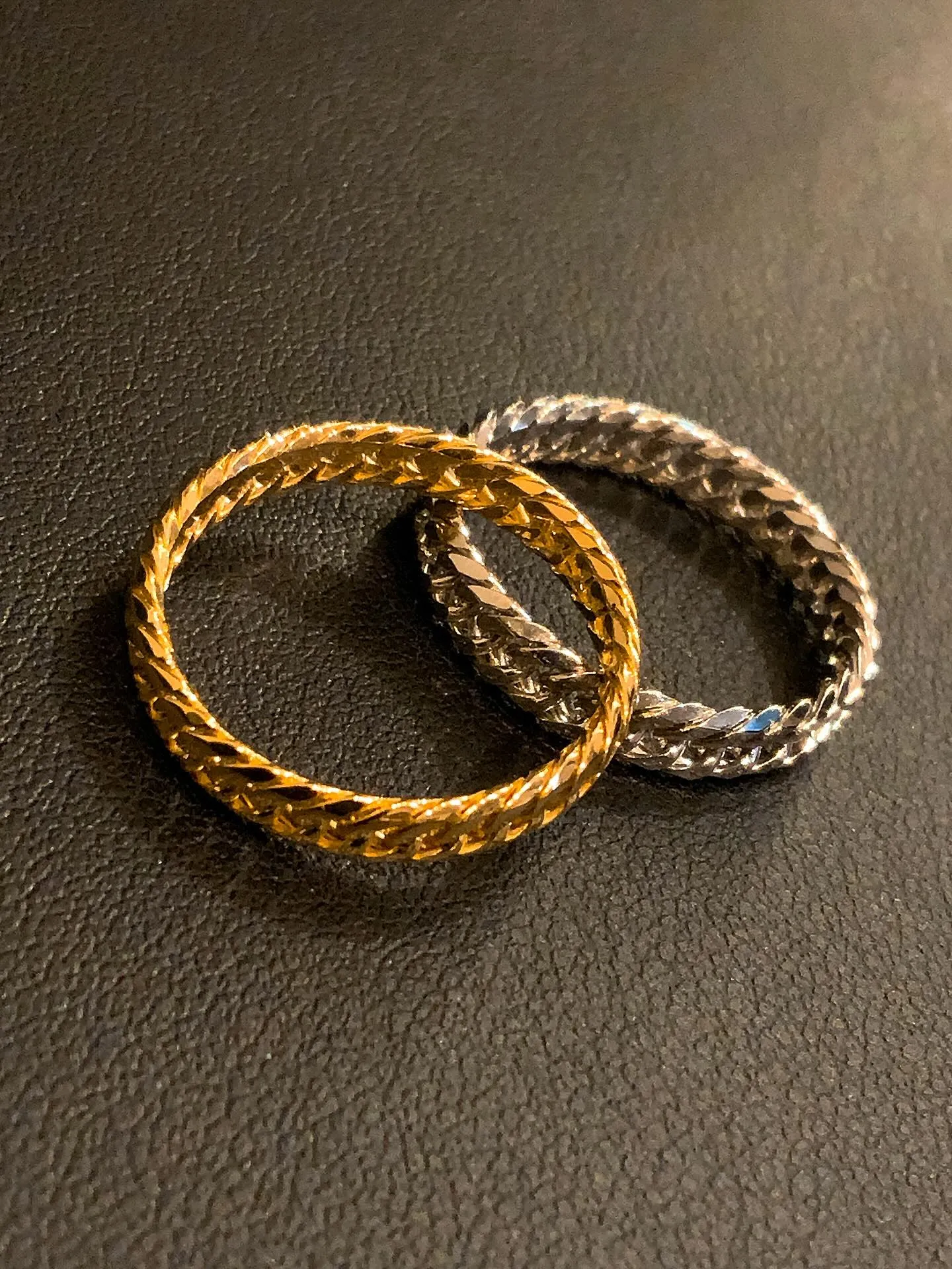 ✨さりげなく輝く、大人のデザインリング✨