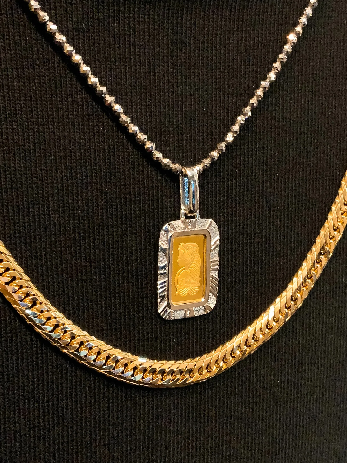 ✨異なる輝きを楽しむ、レイヤードスタイル✨