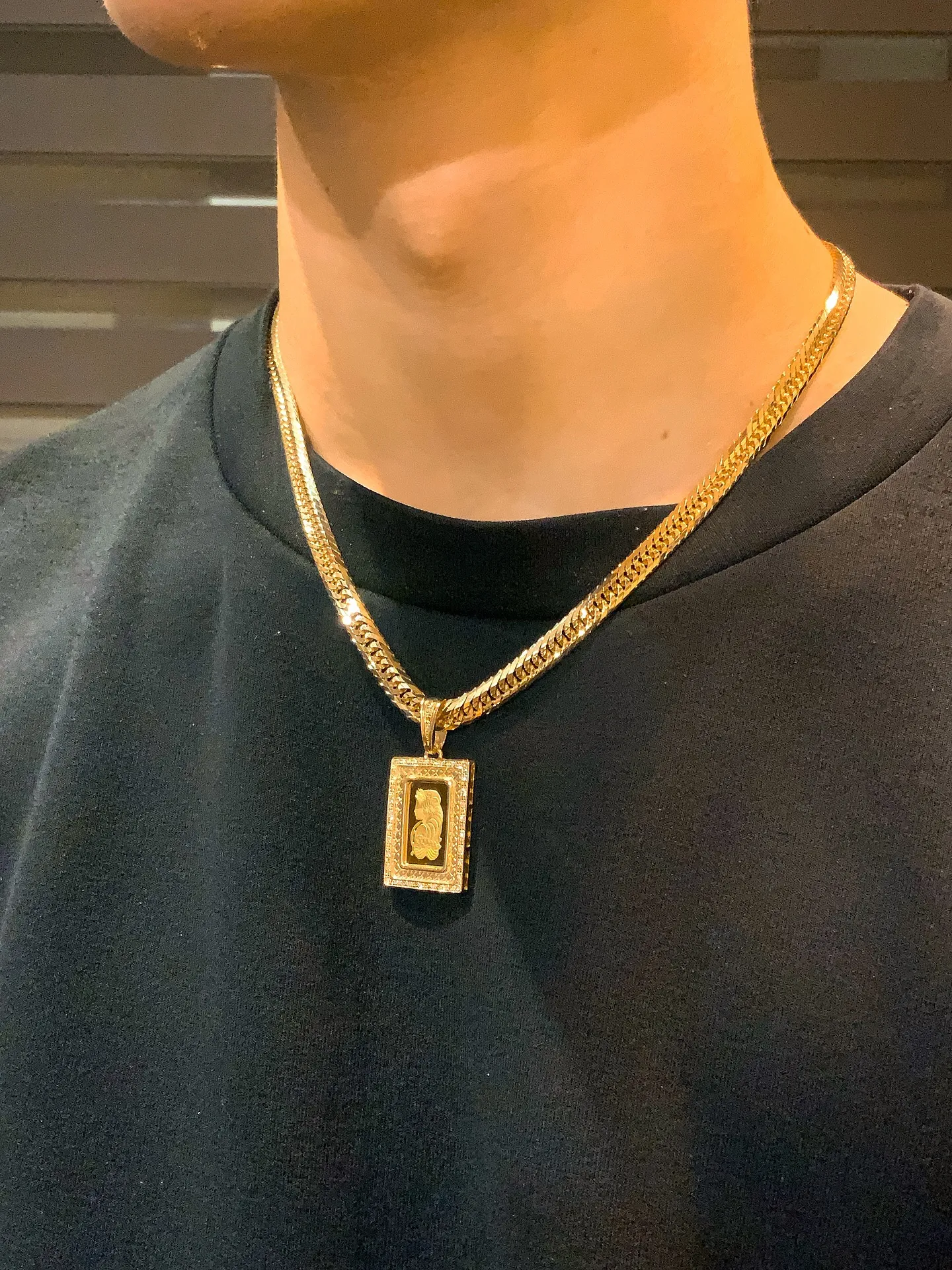 ✨圧倒的な存在感、純金×ダイヤペンダント✨