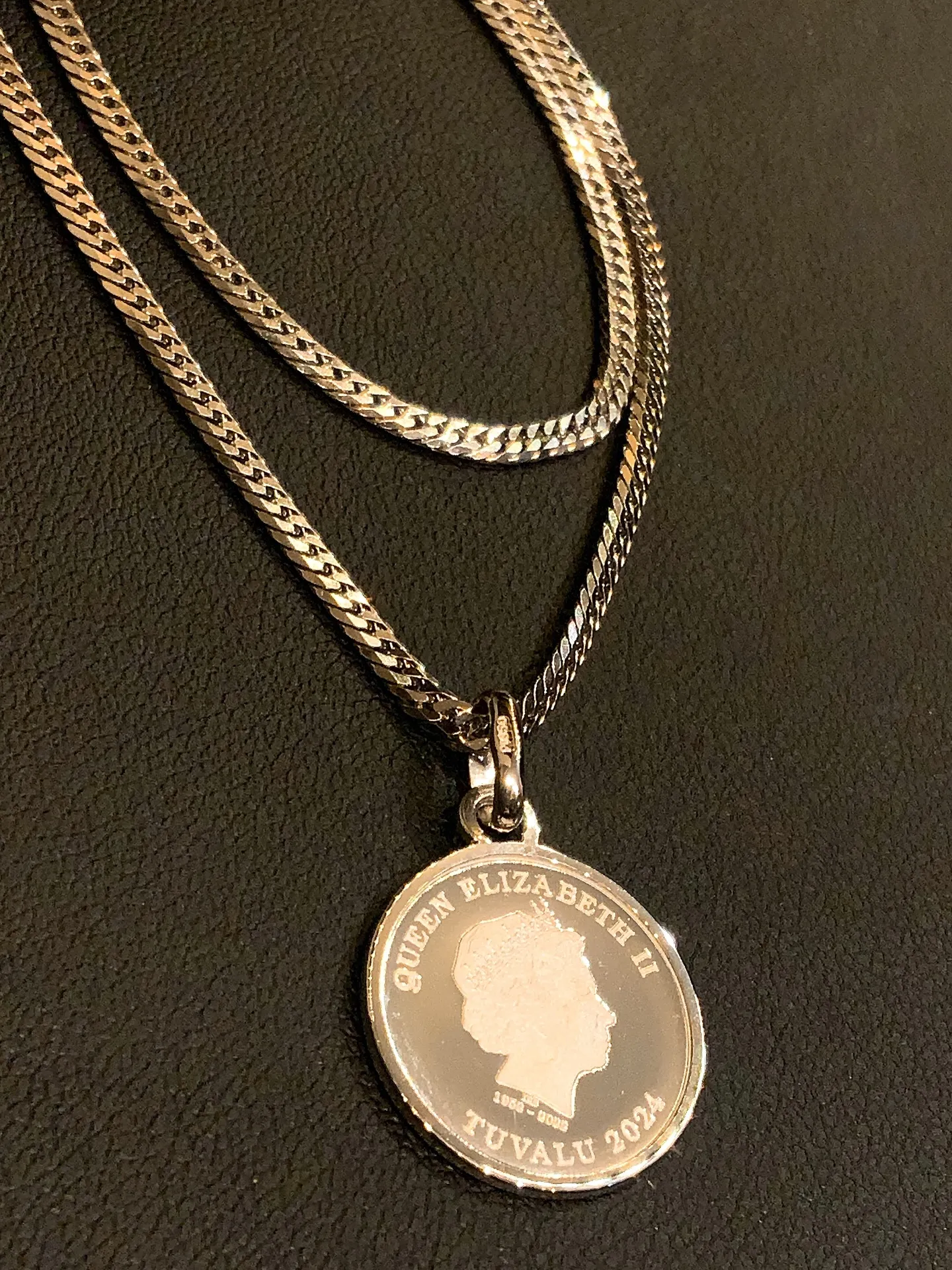 ✨シンプルで差がつく、コインネックレス✨