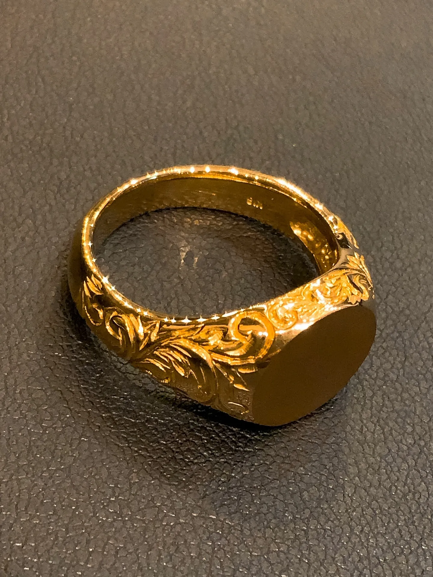 💍✨重厚感で魅せる、シグネットリング✨💍