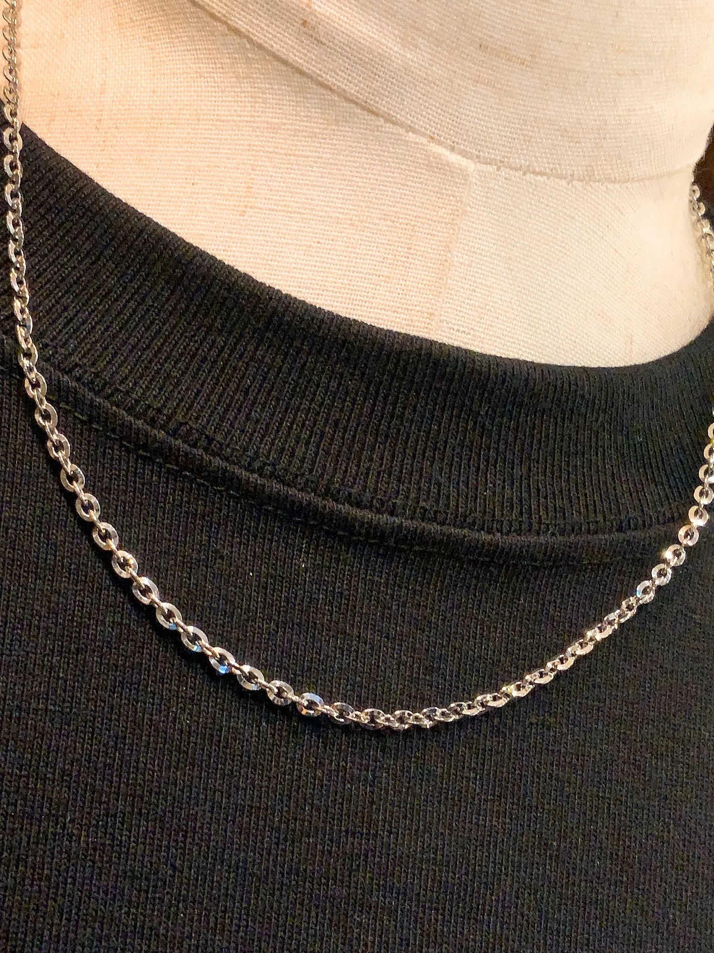 ✨上品に輝く、プラチナデザインネックレス✨