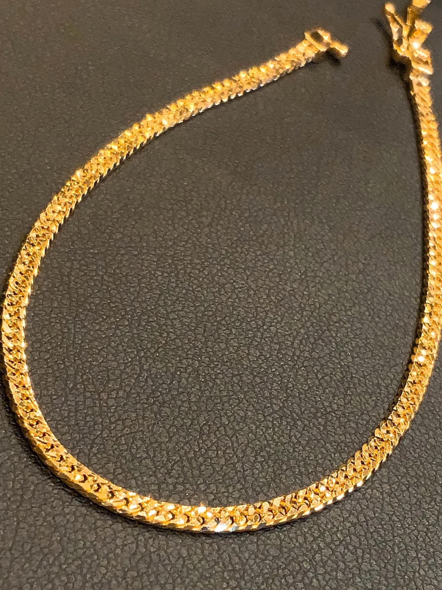 ✨繊細に輝く、K18スターカットブレスレット✨