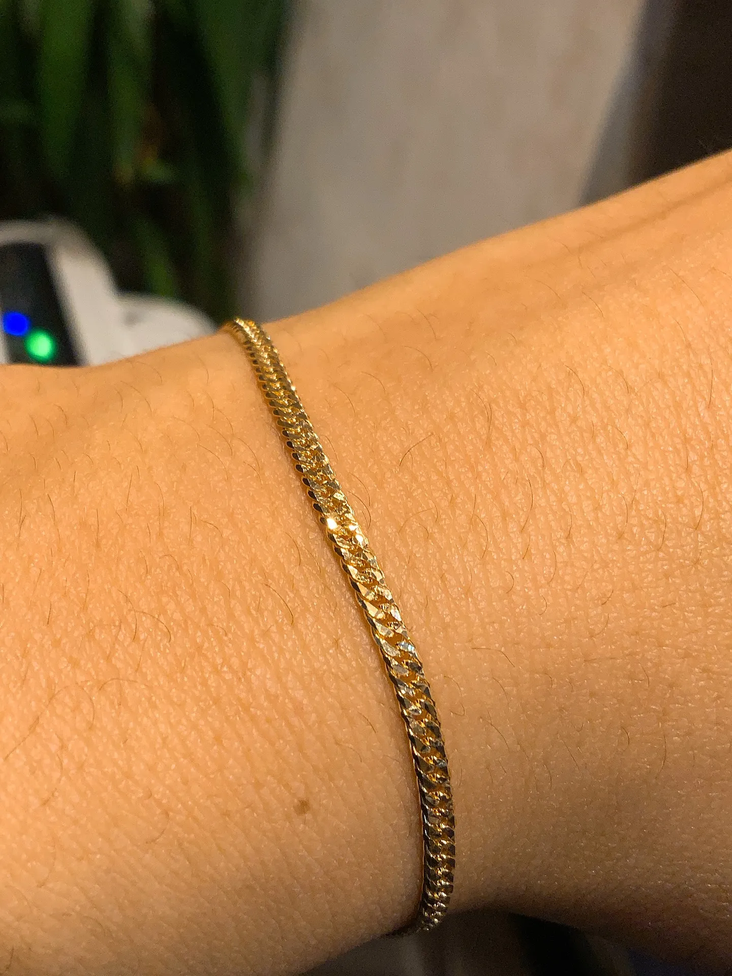 ✨繊細に輝く、K18スターカットブレスレット✨