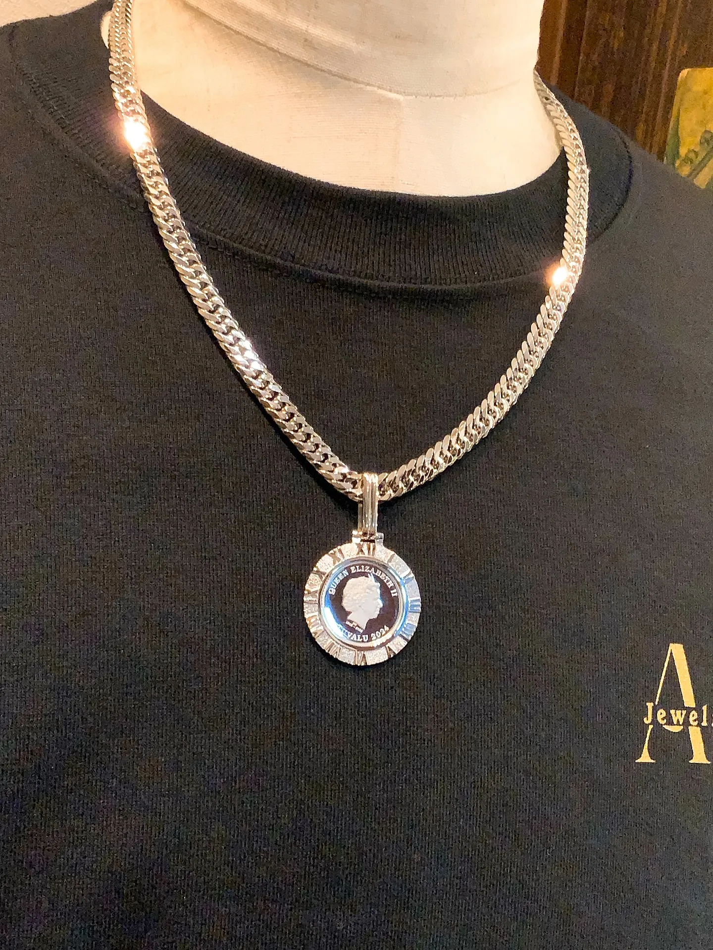 👑圧倒的存在感、プラチナコインペンダント👑